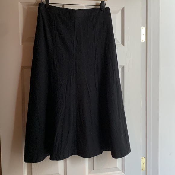 Gap stretch wool lined shin length skirt size 6. - Picture 2 of 6